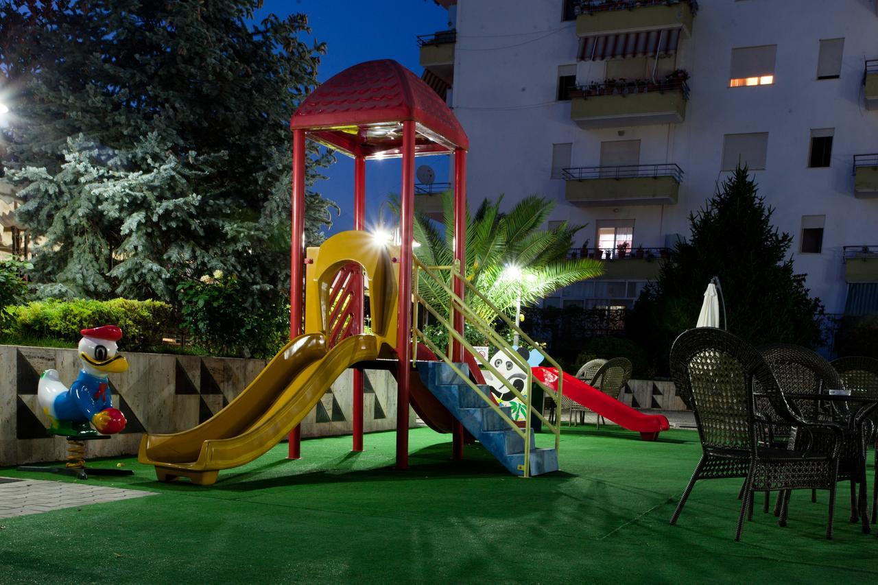 Orchidea Hotel Tirana Kültér fotó