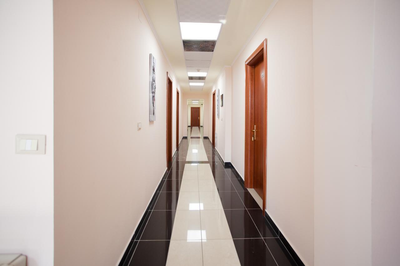 Orchidea Hotel Tirana Kültér fotó