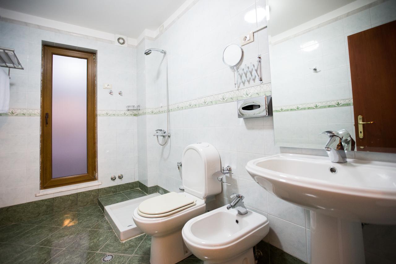 Orchidea Hotel Tirana Kültér fotó